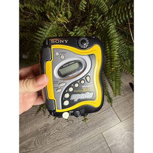 Sony Walkman Sports WM-FS220 FM/AM Radio Cassette Player Mega Bass For Parts